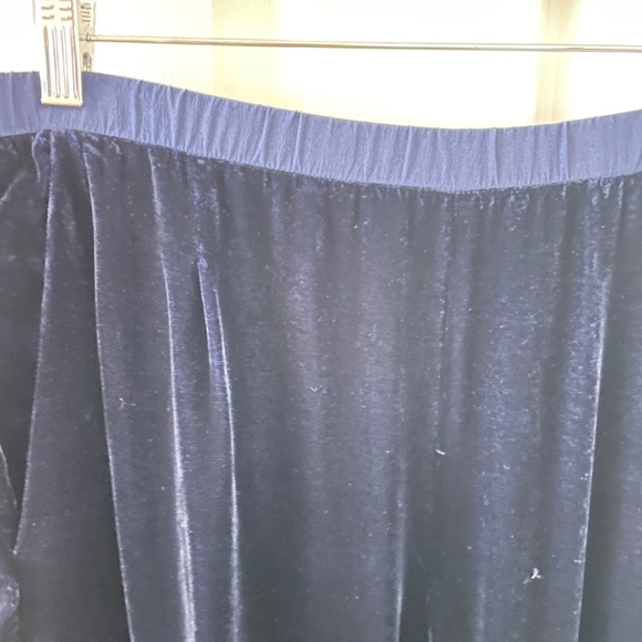 Eileen Fisher velvet pants - Picture 2 of 6